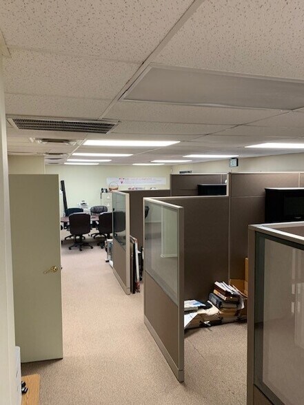 More Photos Of 12562 S Harrells Ferry Rd, Baton Rouge Office For Sale