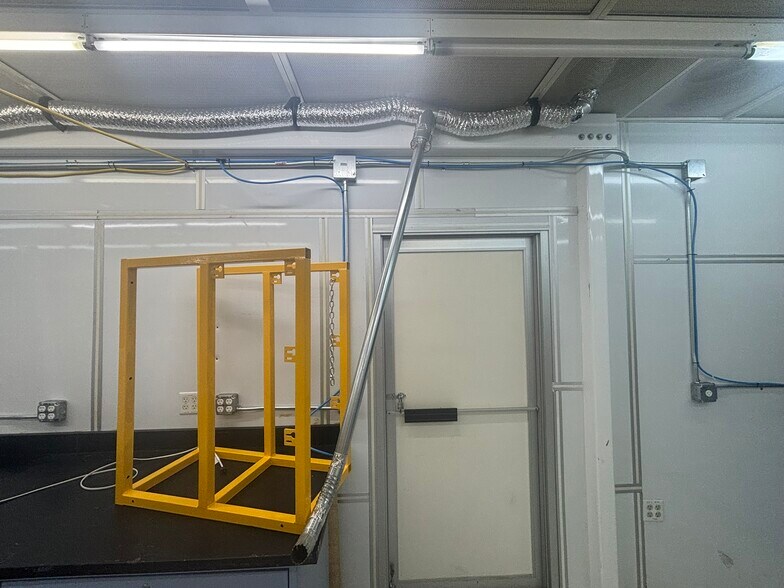 More Photos Of 1230 Bordeaux Dr, Sunnyvale Light Manufacturing For Lease