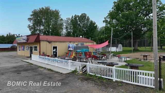 More Photos Of 11850 S Gera Rd, Birch Run Restaurant For Sale