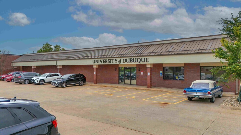 More Photos Of 290-298 Blairs Ferry Rd NE, Cedar Rapids Storefront Retail Office For Sale