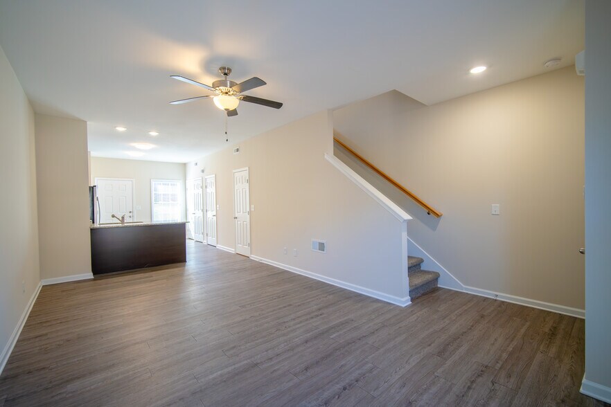More Photos Of 162 Jack Miller Blvd, Clarksville Apartments For Sale
