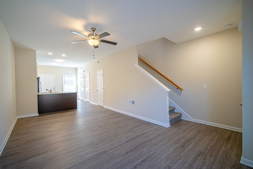 More Photos Of 162 Jack Miller Blvd, Clarksville Apartments For Sale