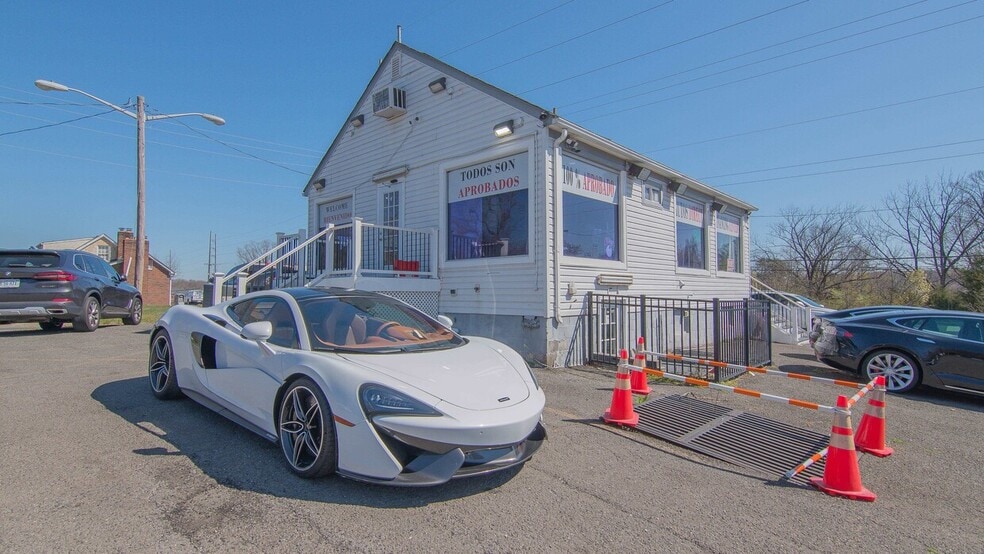 Primary Photo Of 7404 Centreville Rd, Manassas Auto Dealership For Lease