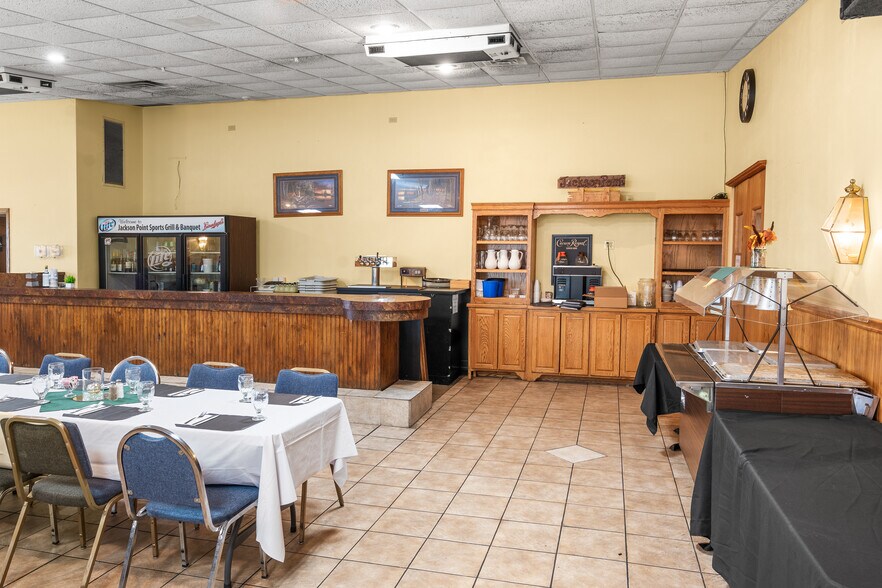 More Photos Of N8055 French Rd, Seymour Township Freestanding For Sale