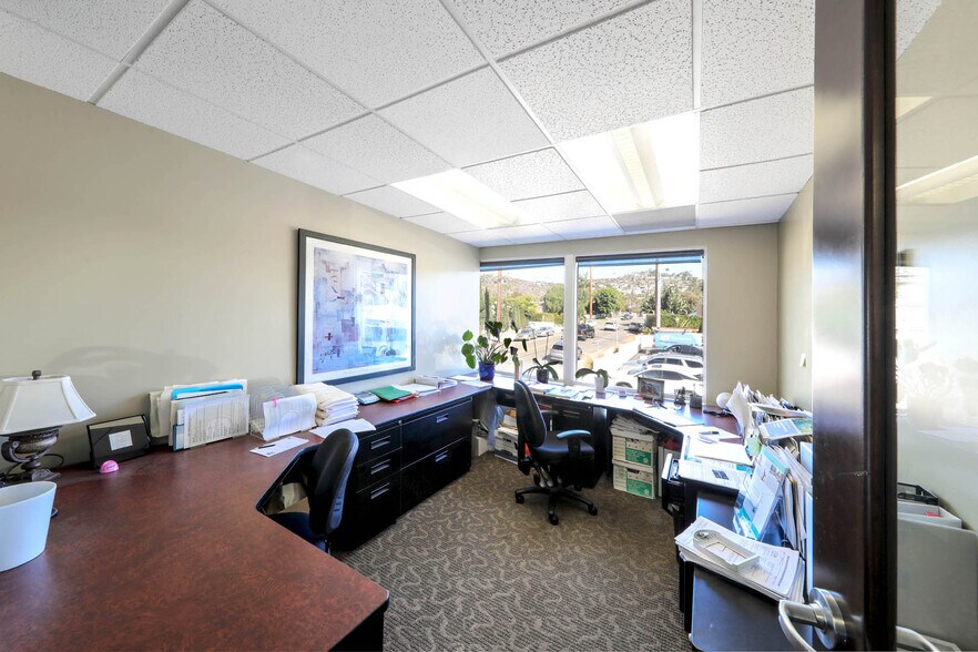 More Photos Of 900-944 Glenneyre St, Laguna Beach Office Residential For Lease