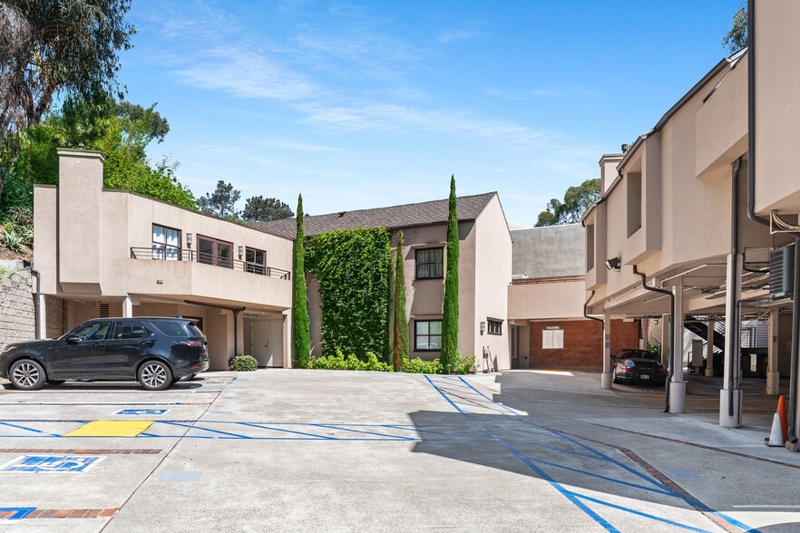 More Photos Of 580 Broadway St, Laguna Beach Office For Lease