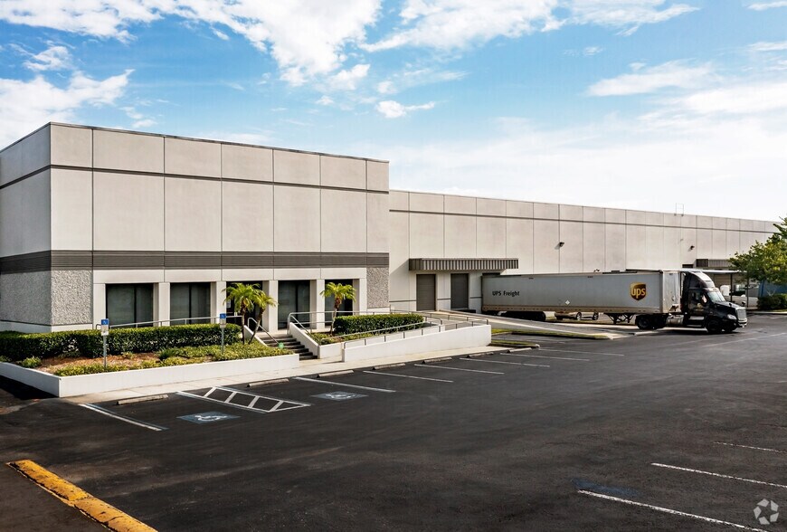 More Photos Of 7340 Bryan Dairy Rd, Largo Unknown For Lease