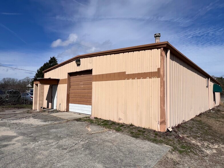 More Photos Of 3 Base St, West Columbia Flex For Lease