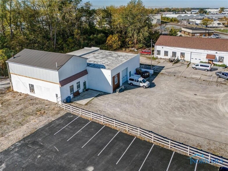 More Photos Of 322 Illinois Ave, Maumee Warehouse For Sale