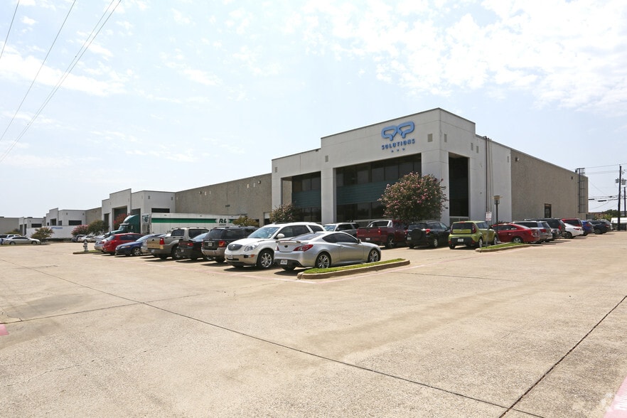 Primary Photo Of 2477-2505 Merritt Dr, Garland Warehouse For Lease