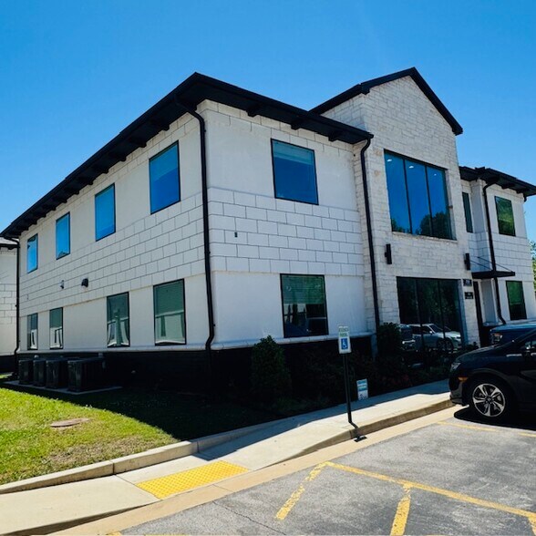 More Photos Of 7810 E 108th St, Tulsa Office For Sale