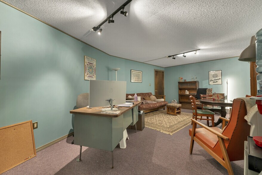 More Photos Of 55 Maynesboro St, Berlin Industrial For Sale