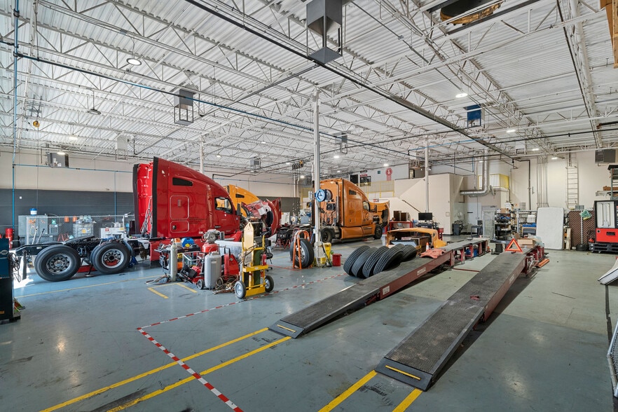 More Photos Of 60 Corporate Park Dr, Henderson Warehouse For Lease