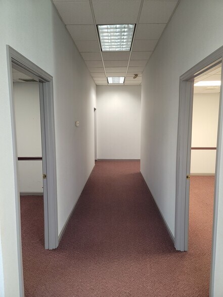 More Photos Of 1615 Lincoln Way, White Oak Storefront For Lease
