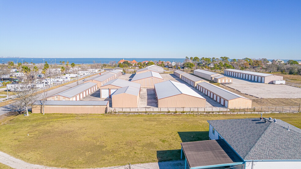 More Photos Of 207 27th St, San Leon Self Storage For Sale