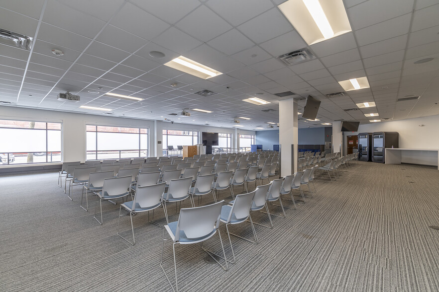 More Photos Of 600-660 W Saint Germain St, Saint Cloud Freestanding For Sale