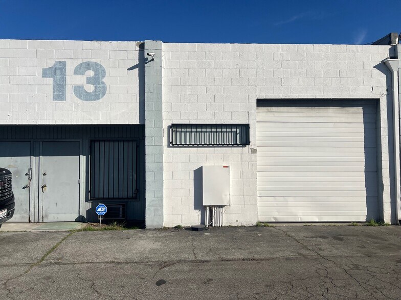Primary Photo Of 2320 Central Ave, Duarte Warehouse For Lease
