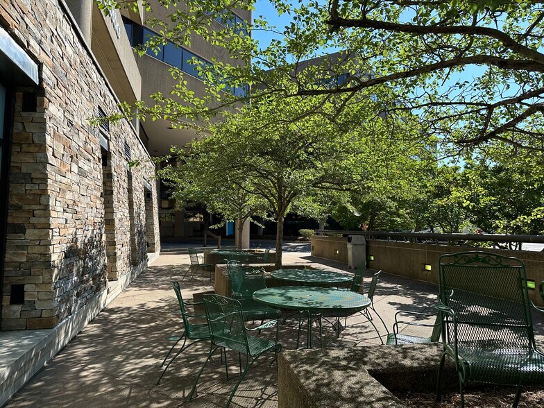 More Photos Of 1401 Harrodsburg Rd, Lexington Medical For Lease