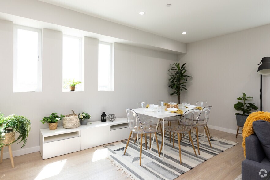 More Photos Of 2234 Crenshaw Blvd, Los Angeles Apartments For Sale