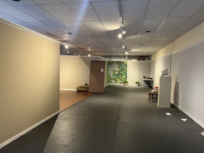 More Photos Of 345 W 18th St, Merced Storefront For Sale