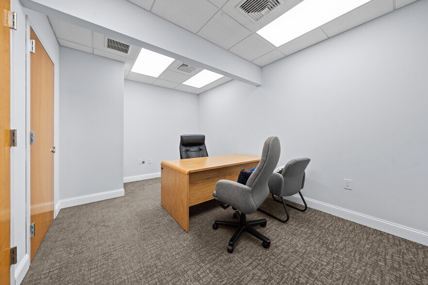 More Photos Of 88 Broadway, Hicksville Office For Lease