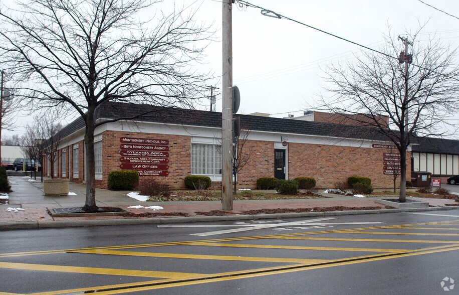 More Photos Of 6616 Monroe St, Sylvania Office For Lease