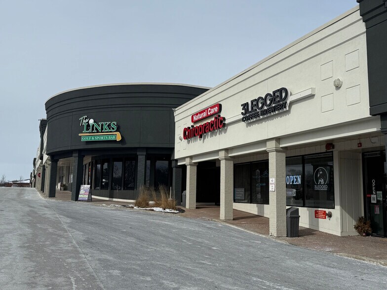 More Photos Of 2040-2140 E Grand Ave, Lindenhurst Unknown For Lease