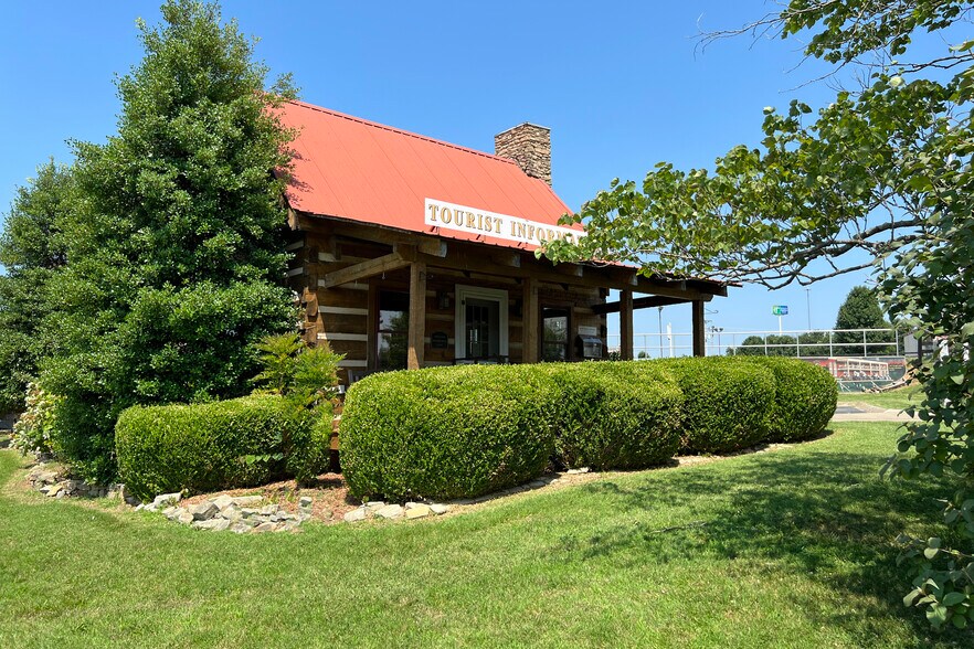 More Photos Of 81 Steele Rd, Franklin Office For Lease
