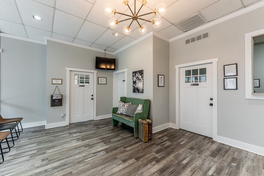 More Photos Of 2402 Sam Houston Ave, Huntsville Medical For Sale