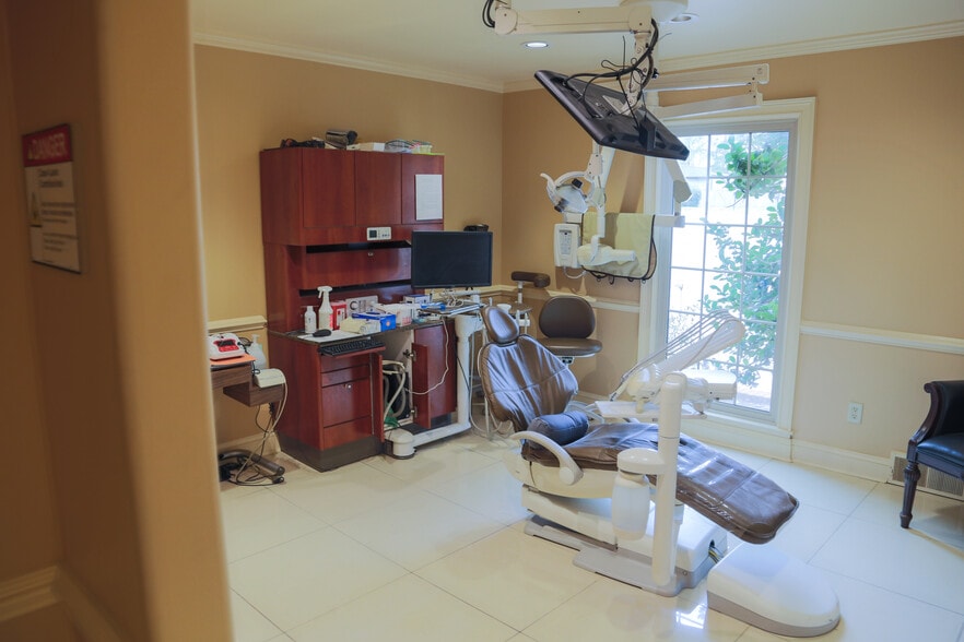 More Photos Of 1036 Oakhaven Rd, Memphis Medical For Sale
