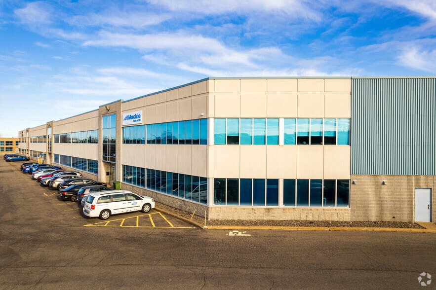 More Photos Of 505-525 Av Meloche, Dorval Industrial For Lease