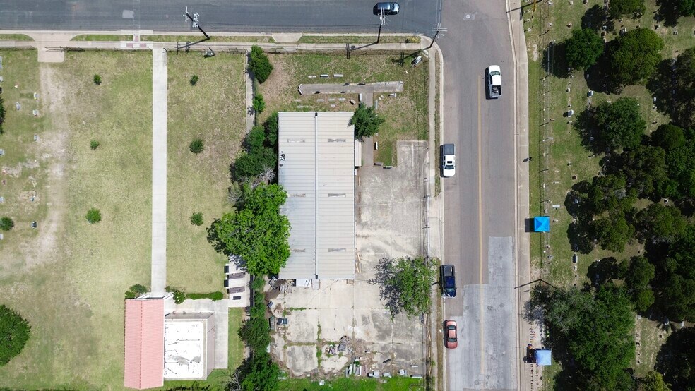 More Photos Of 300 Palm Dr, Corpus Christi Warehouse For Sale