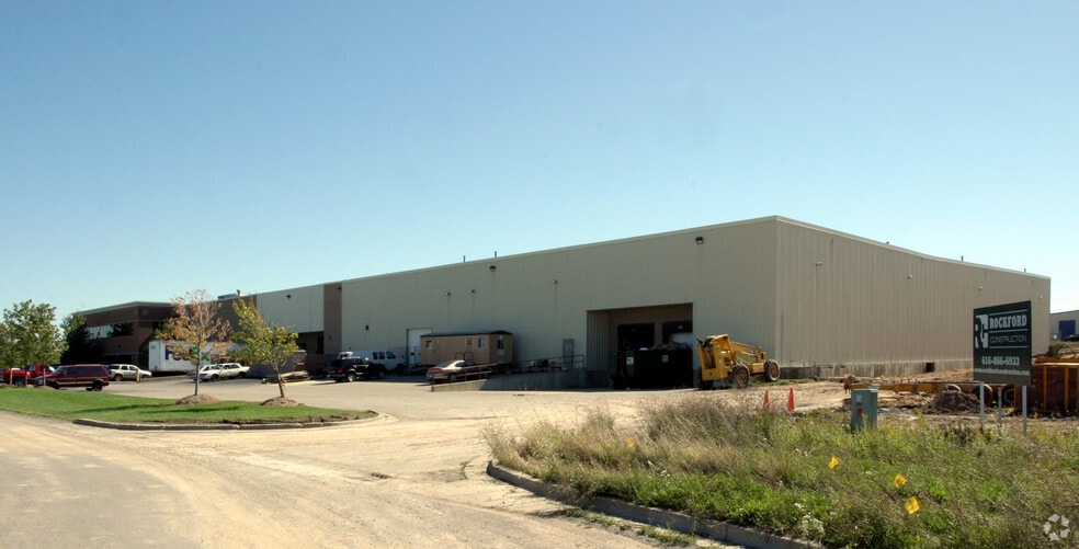 More Photos Of 4555 Danvers Dr SE, Grand Rapids Distribution For Lease