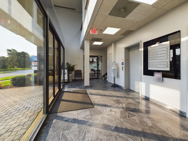 More Photos Of 5511 Princess Anne Rd, Virginia Beach Office For Sale