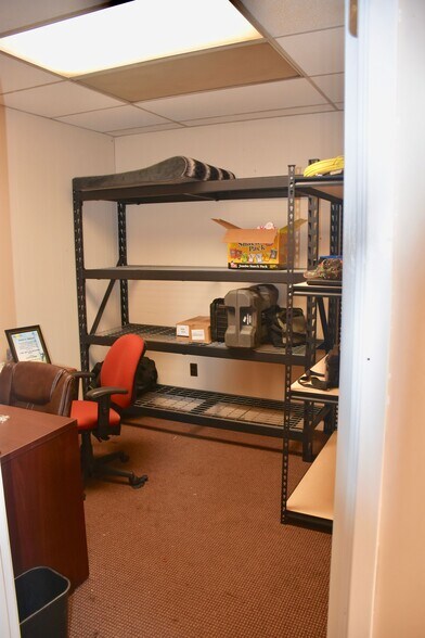 More Photos Of 150 Hobart St, Hackensack Warehouse For Lease