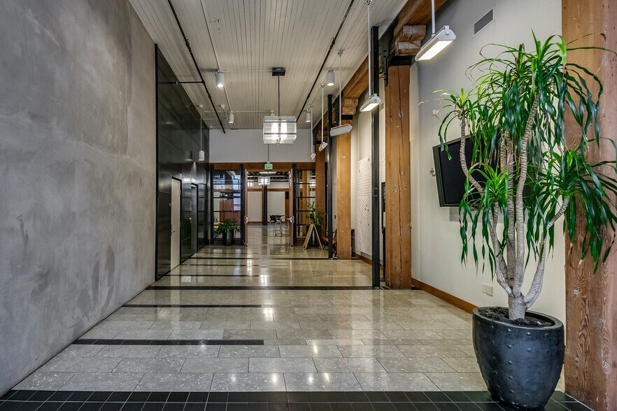 More Photos Of 70 NW Couch St, Portland Office For Sale