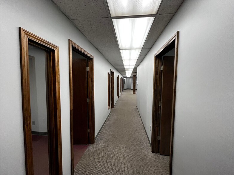 More Photos Of 1200 Burlington St, North Kansas City Warehouse For Sale