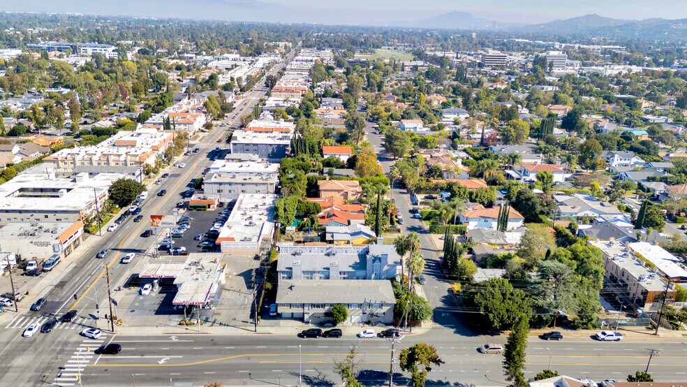 More Photos Of 14857 Hartsook St, Sherman Oaks Apartments For Sale