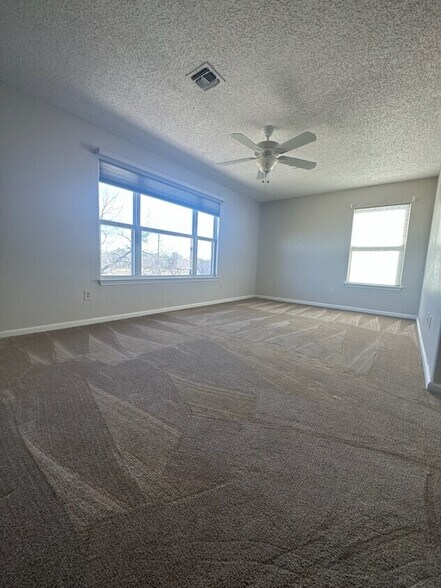More Photos Of 226 FM 1343, Castroville Flex For Lease