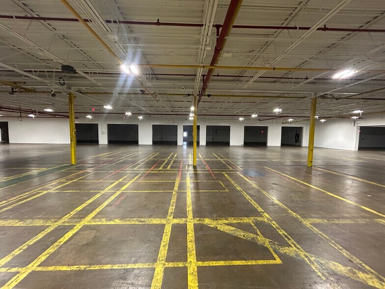 More Photos Of 301 E Simonton St, Elkhart Industrial For Lease