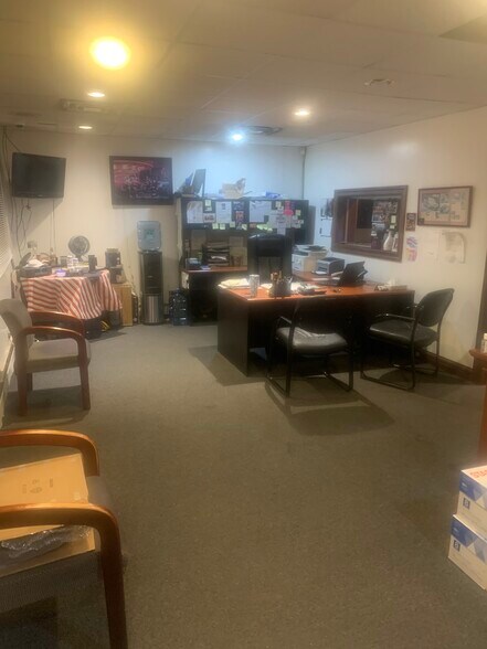 More Photos Of 438-440 Main St, East Hartford Auto Repair For Sale