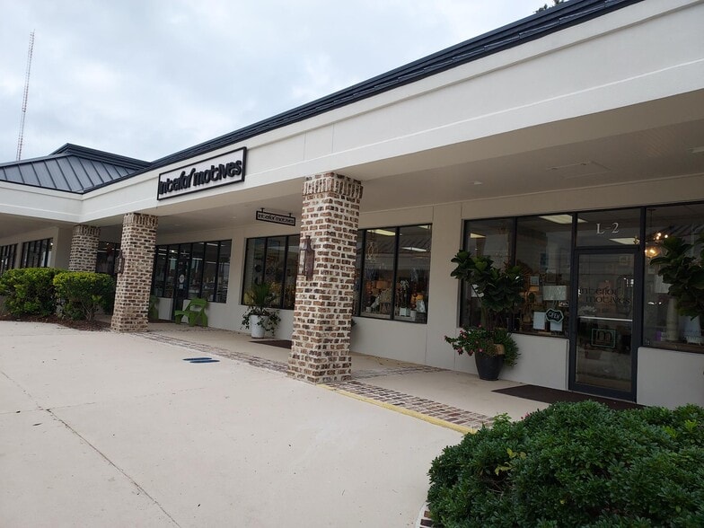 More Photos Of 976 Houston Northcutt Blvd, Mount Pleasant Unknown For Lease