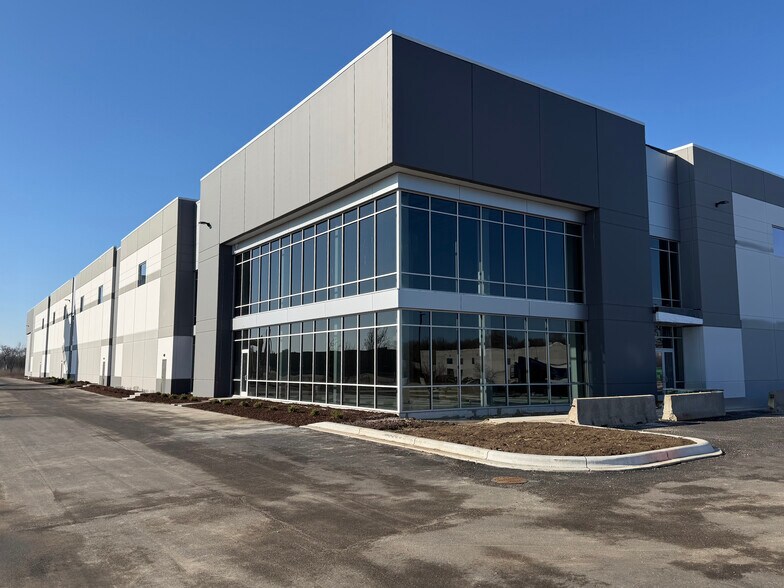 Primary Photo Of 10000 S Ridgeview Dr, Oak Creek Manufacturing For Lease