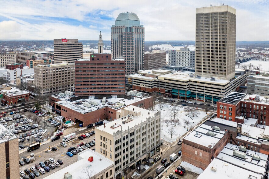 More Photos Of 289-309 Bridge St, Springfield Medical For Lease