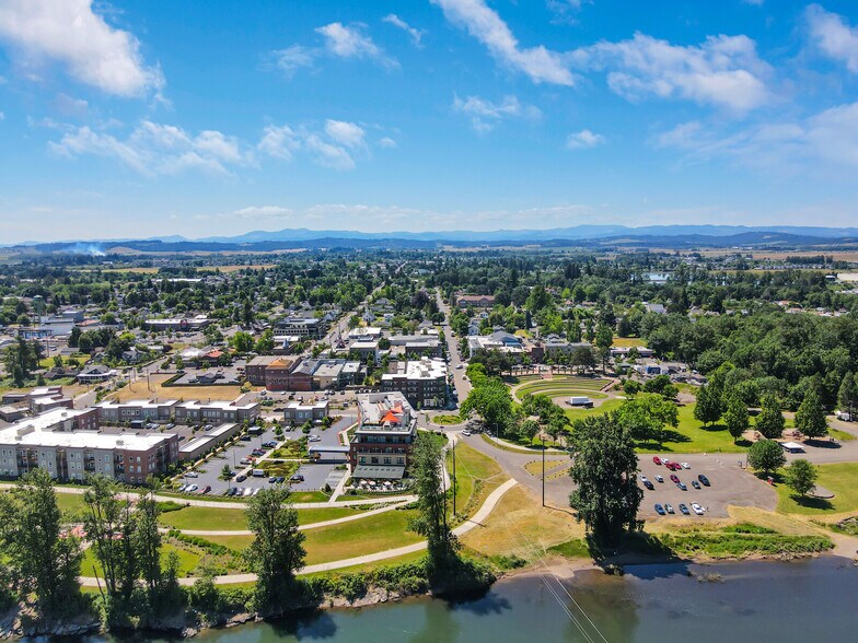 More Photos Of 107 C Street, Independence Apartments For Lease