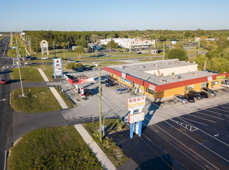 Primary Photo Of 5552-5598 Commercial Way, Spring Hill Service Station For Sale