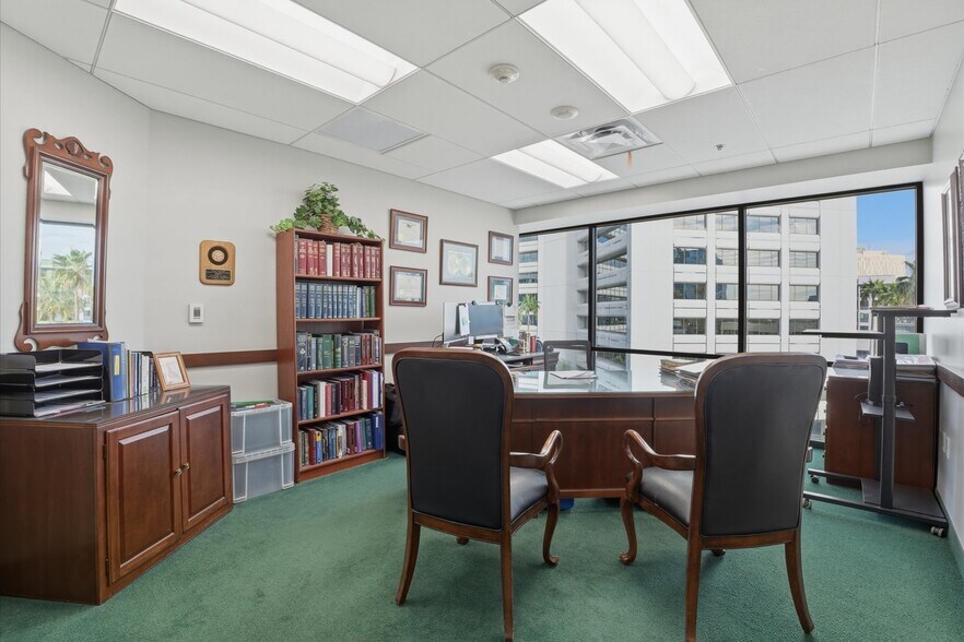 More Photos Of 3033 N Central Ave, Phoenix Office For Sale