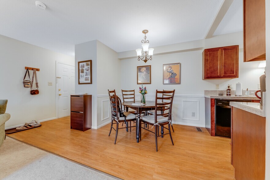 More Photos Of 940 Stewart St, Morgantown Apartments For Sale