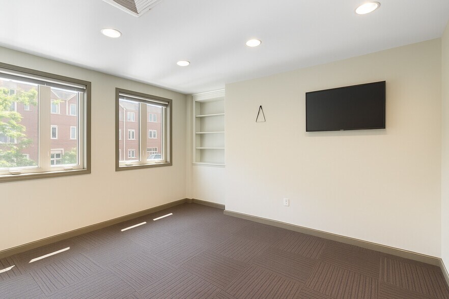 More Photos Of 5621-5661 Columbia Pike, Falls Church Loft Creative Space For Sale