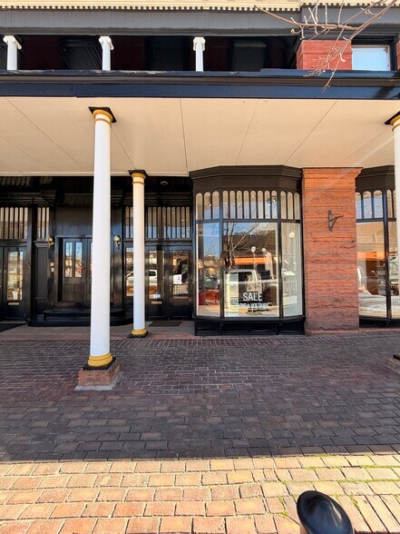 Primary Photo Of 218 S Mill St, Aspen Storefront For Lease